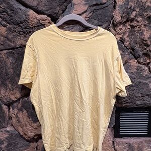 American Eagle Outfitters Light Yellow Short Sleeve Tee